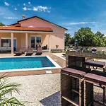 Luxurious Home In Pula * Pula