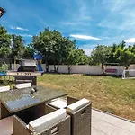 Luxurious Home In Pula Holiday home