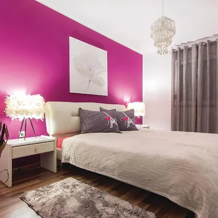 3 Bedroom Pet Friendly In Pula * 普拉