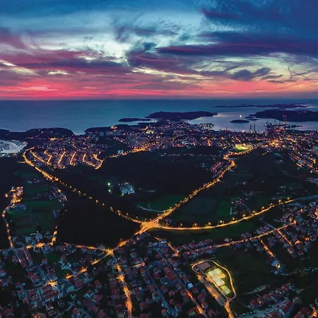 3 Bedroom Pet Friendly In Pula Casa de Férias Pula