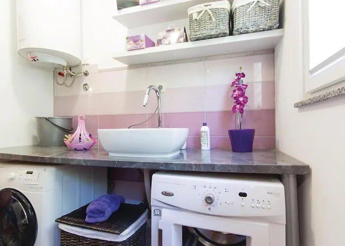 3 Bedroom Pet Friendly Home In Pula *