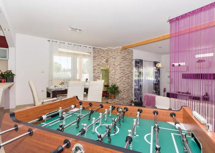 3 Bedroom Pet Friendly Home In Pula *