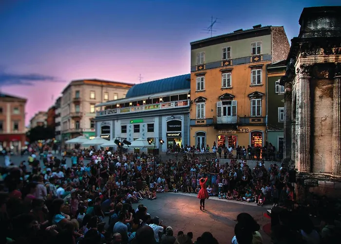 Vikendica 3 Bedroom Pet Friendly Home In Pula