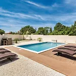 Holiday home Luxurious Home In Pula *