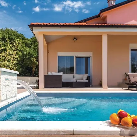Ferienhaus Luxurious In