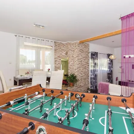 Luxurious Home In Pula *