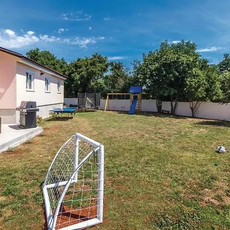 3 Bedroom Pet Friendly In Pula * Pula