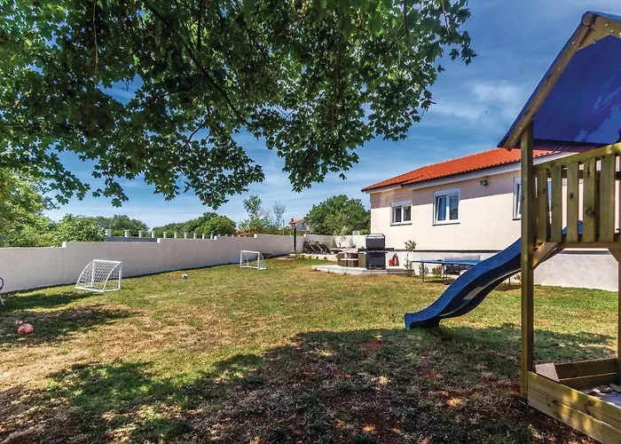 3 Bedroom Pet Friendly Home In Pula Holiday home