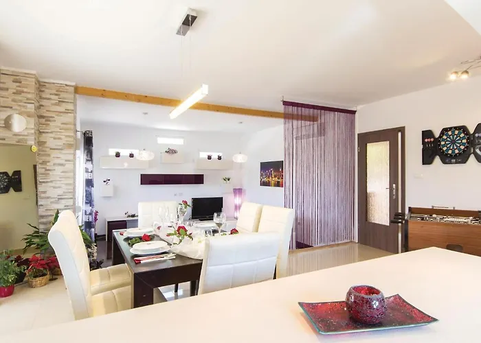 3 Bedroom Pet Friendly In * Pula