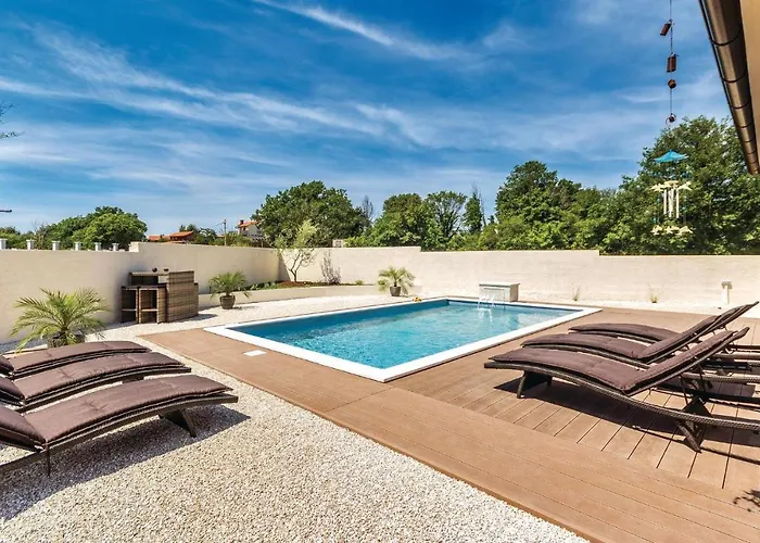 Holiday home 3 Bedroom Pet Friendly Home In Pula *