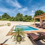 Dom wakacyjny Luxurious In