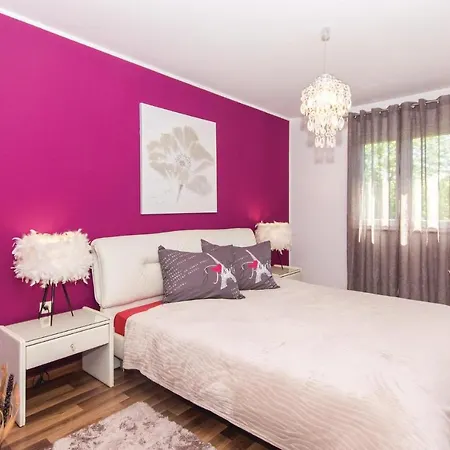 3 Bedroom Pet Friendly In Pula