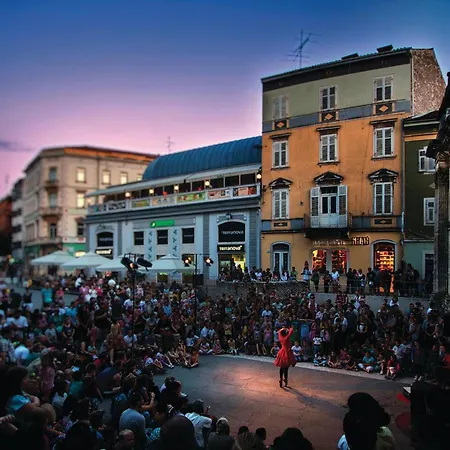 Σπίτι διακοπών 3 Bedroom Pet Friendly In Pula