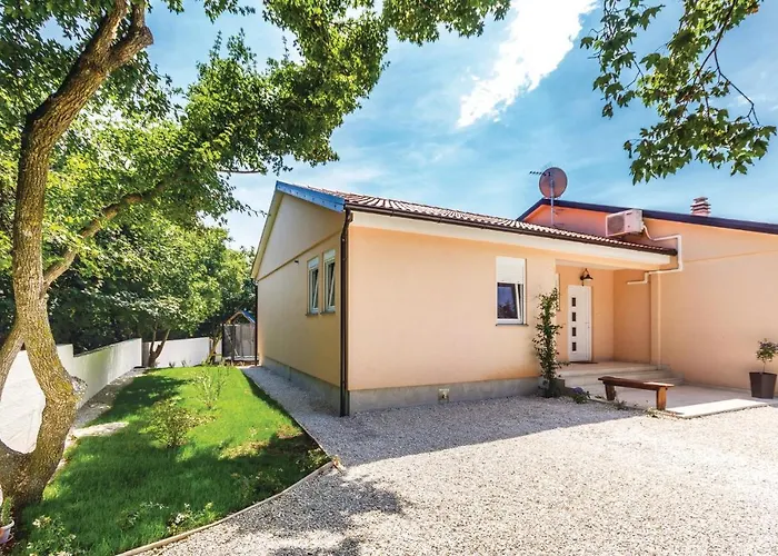 3 Bedroom Pet Friendly In